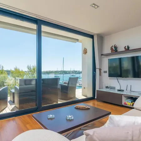 Llevant Apartment *